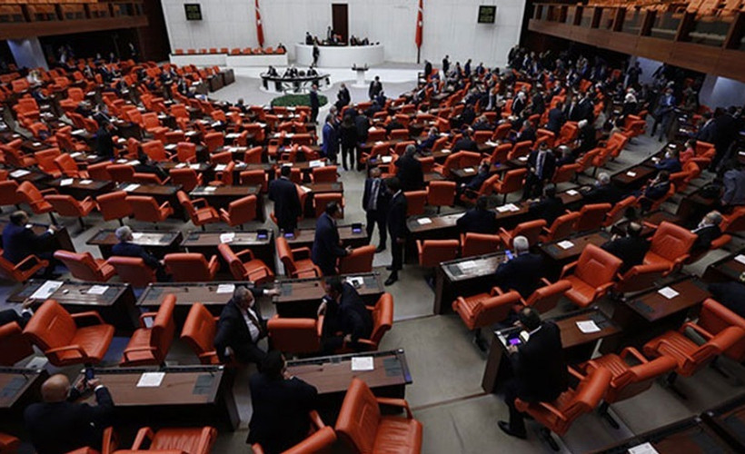 Bakan yardımcısına verilen özel yetkileri ve para akıtılmasını soran milletvekiline dava açıldı