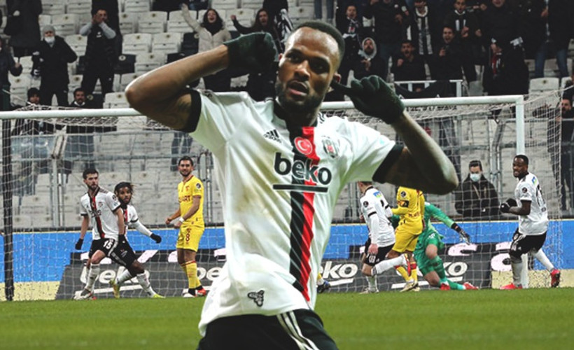 Beşiktaş kazandı, Önder Karaveli gözyaşlarına hakim olamadı