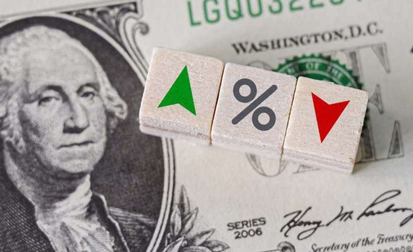 Döviz kurları ve altın haftanın son işlem gününde yukarı yönlü dalgalı