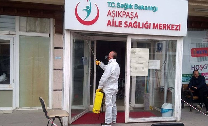 12 bin sağlıkçının işi tehlikeye girdi