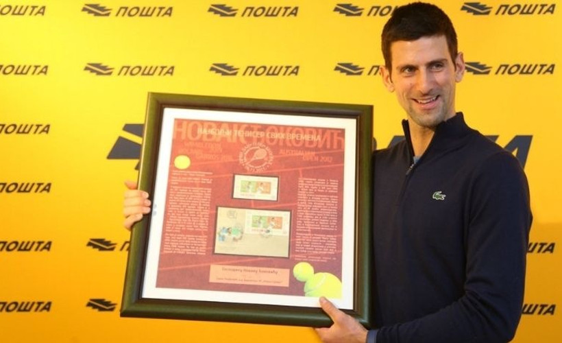 Djokovic, testi pozitif çıktıktan bir gün sonra ödül törenine katılmış