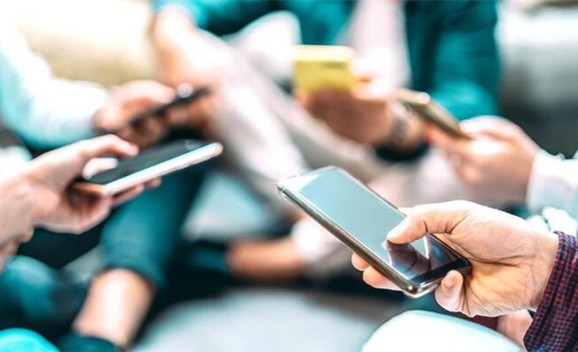 Türkiye’de yaşayanlar günde kaç saat akıllı telefonlarına bakıyor?