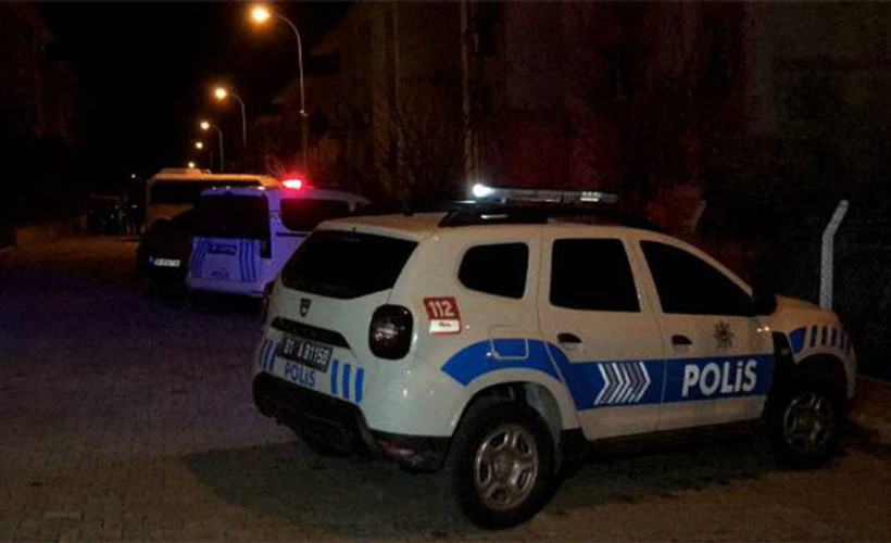 Adana’da bir kadın evli olduğu erkeğin saldırısına uğradı