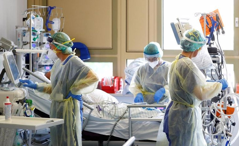 Bilim Kurulu üyesinden Omicron uyarısı: Yeni varyantlar çıkabilir