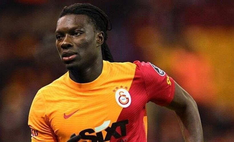 Galatasaray'ın yeni transferi Gomis, İstanbul'a geldi