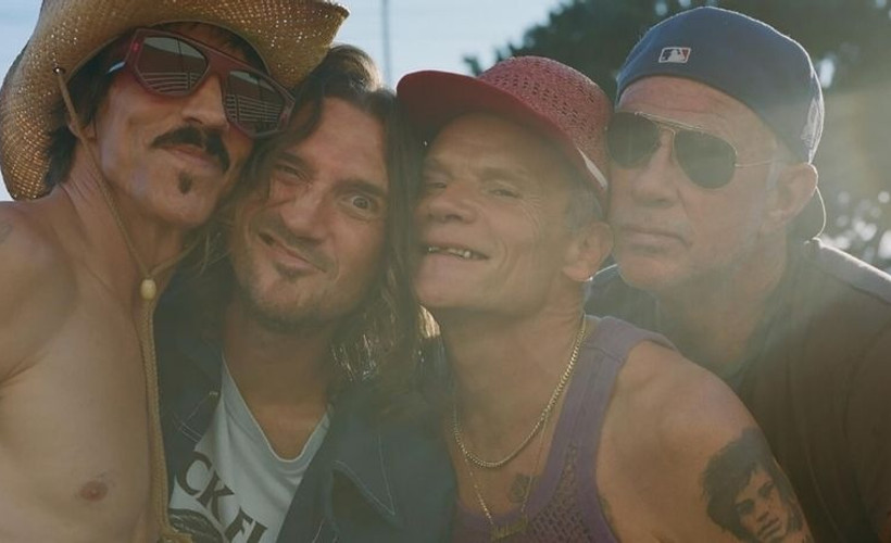 Red Hot Chili Peppers'ın yeni şarkısı Black Summer yayında