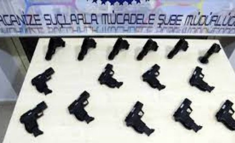 İzmir'de otomobil kapısının içine cephane gizlediler