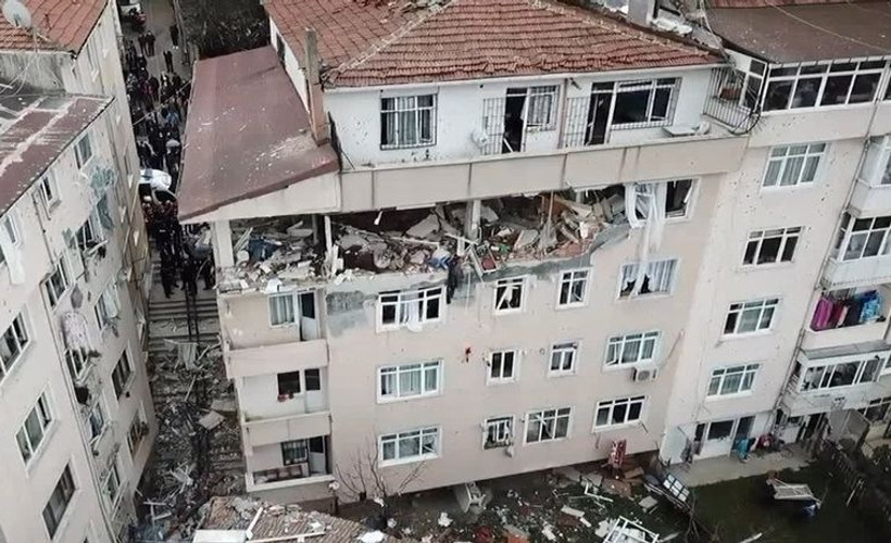 Üsküdar'da binada patlama: 2'si ağır 4 yaralı
