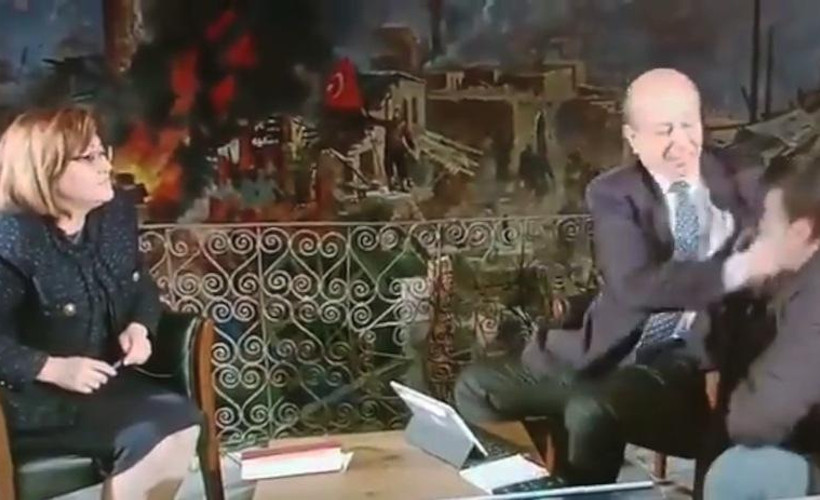 Kameramana tokat atan Sarıkaya, Habertürk'te yeniden yazılarına başladı