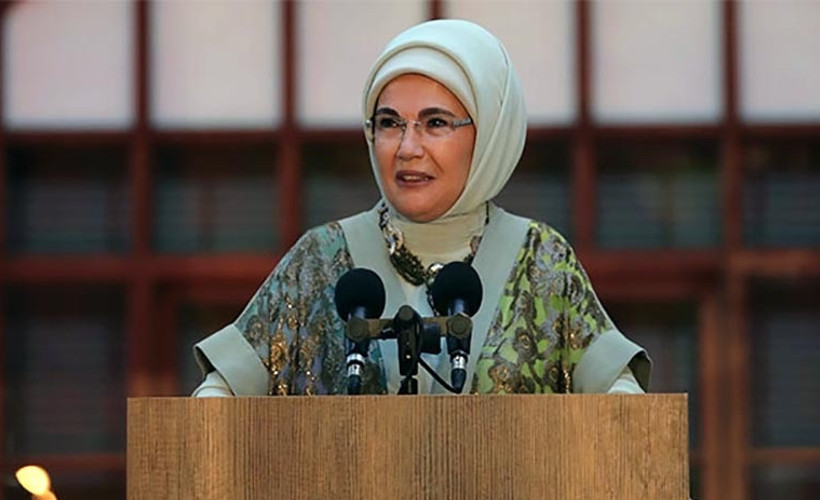 Emine Erdoğan: Hastalığı en hafif seyriyle geçiriyorum