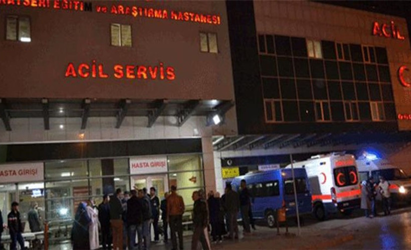 Batman'da saman yüklü kamyonet devrildi: 1 ölü, 6 yaralı