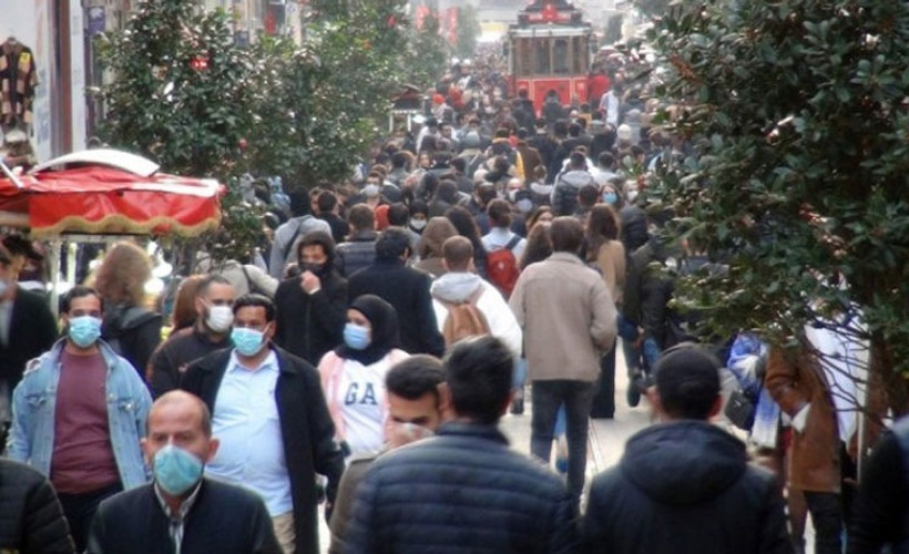 Bilim Kurulu Üyesi İlhan: Az kalabalık yerlerde maske çıkacak gibi