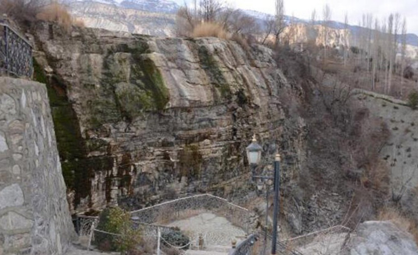 Tortum Şelalesi’nin ‘HES onarımı’ için suyu kesildi