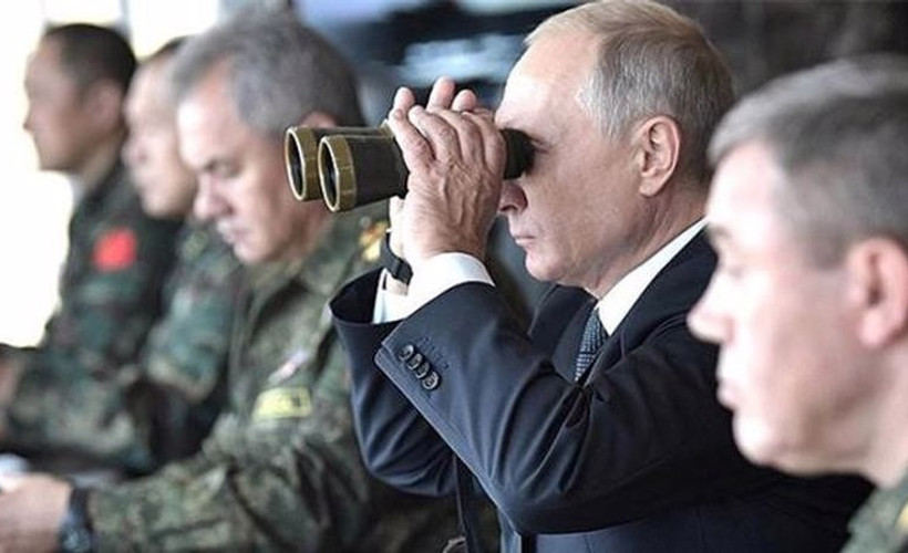 Putin: Donbass'ta görevini kahramanca yerine getirenlere minnettarım