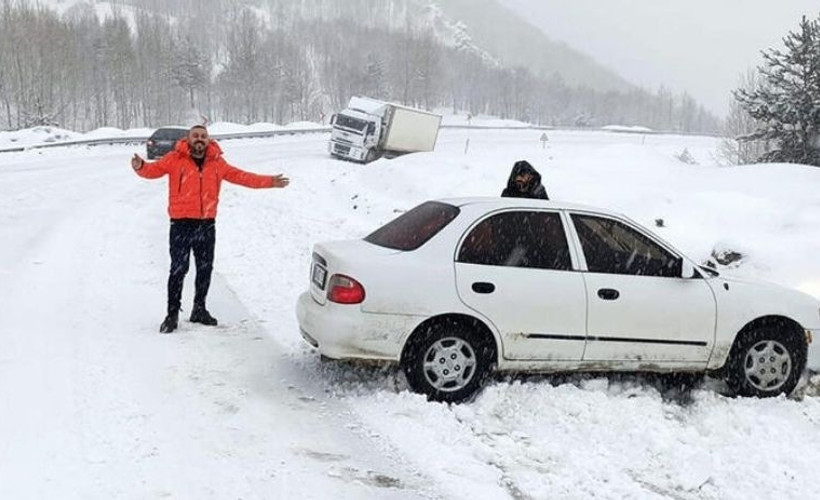 Sivas'ta etkili olan kar ve tipi ulaşımı olumsuz etkiledi