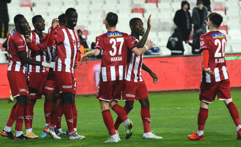 Sivasspor Türkiye Kupası'nda yarı finalde