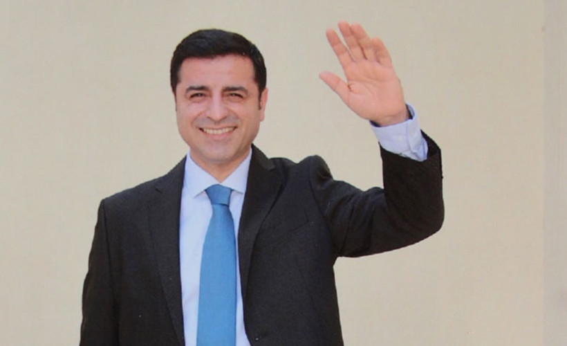 Demirtaş'tan doktorlara çağrı: Siz gitmeyin, gitmesi gerekenleri sandıkta gönderelim