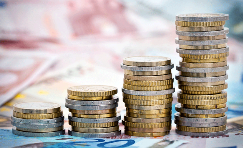 Hazine borçlanmada yasal limit dinlemedi
