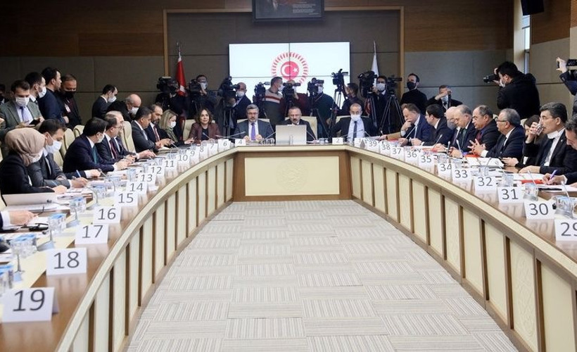 Seçim Kanunu'nu değiştiren teklif AKP ve MHP'nin oylarıyla komisyondan geçti