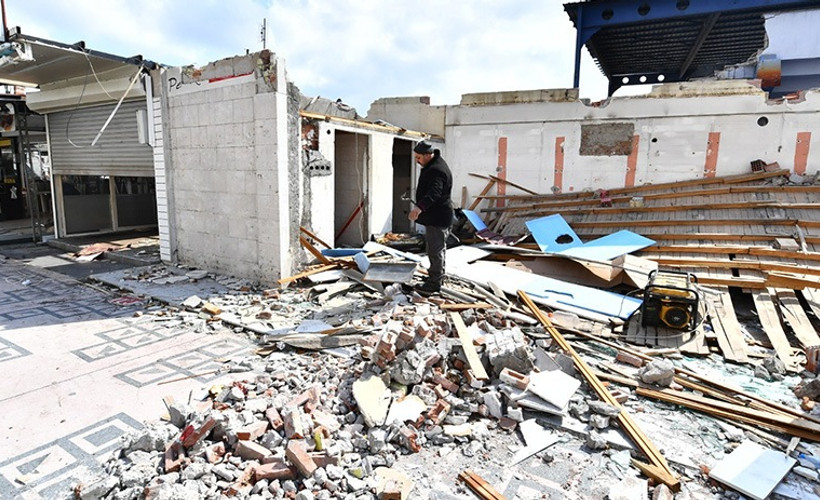 Bergama'da yargı sürecine rağmen dükkânların yıkımı başladı, Tunç Soyer: ‘Yıkımları durdurun’