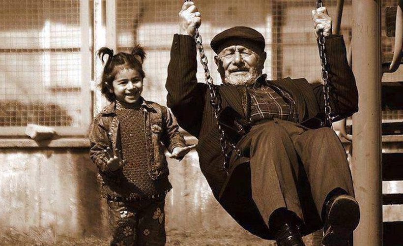 Bayram ikramiyesi çağrısı: Emekliler, torunlarına mahcup olmak istemiyor