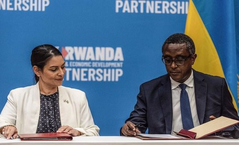 İngiltere İçişleri Bakanı, sığınmacıların Ruanda'ya gönderilmesi planını savundu