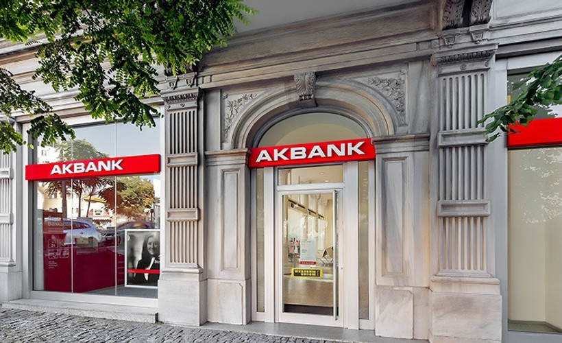 Faiz ısrarı bankalara yaradı: Garanti’den sonra Akbank da karını üçe katladı
