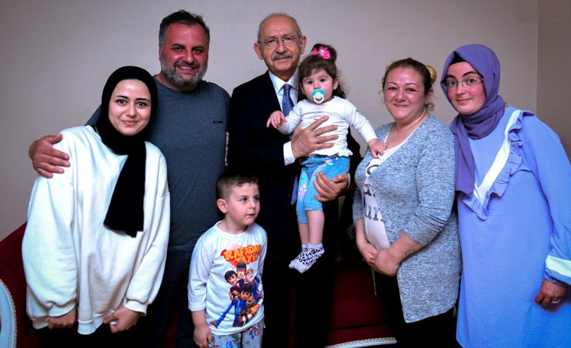 Kılıçdaroğlu bu kez de İstanbul'da elektriksiz aileyi ziyaret etti