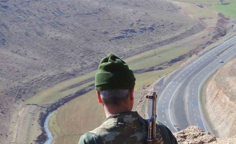 Silah bırakan korucuların aileleri: Kimse kendi halkına ihanet etmemeli, Kürtler birbirine sahip çıkmalı