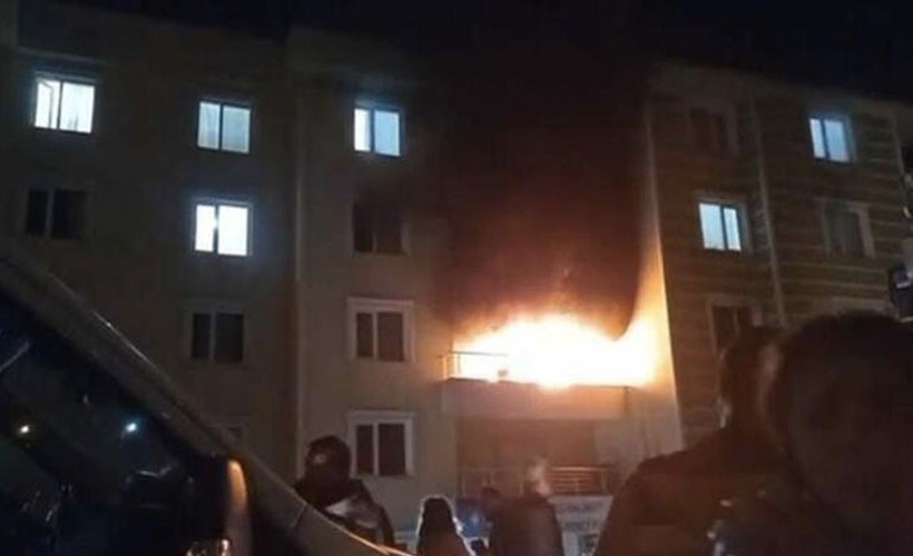 Kız öğrenci yurdunda yangın: 300 öğrenci tahliye edildi