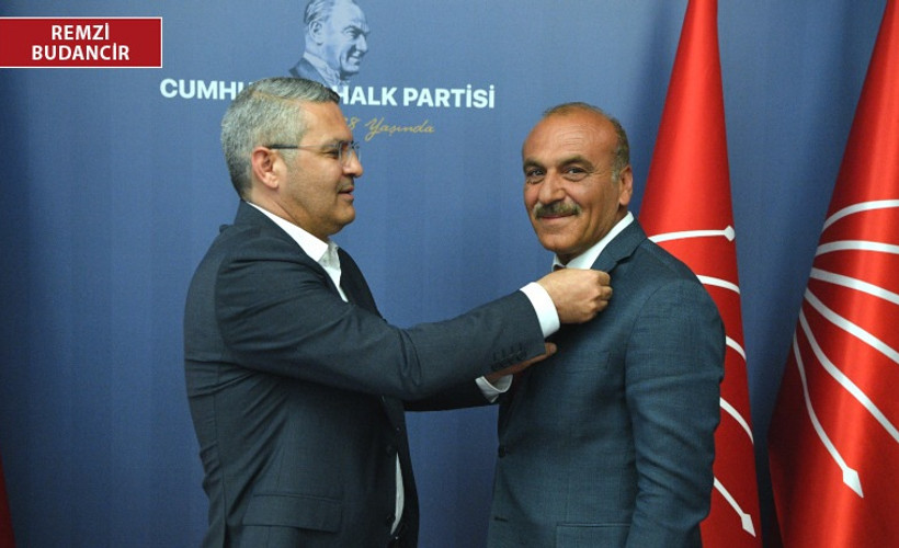 AKP Silvan ilçe eski başkanı yönetimi ile birlikte CHP’ye katıldı