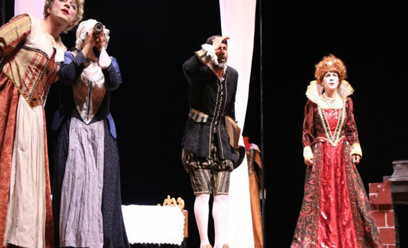 'Neredeyse Kadın: Elizabeth', Batman'da Kürtçe olarak sahnelendi