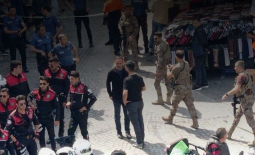 Beyazıt'ta silahlı çatışma: Polisin silahını alarak ateş açtı