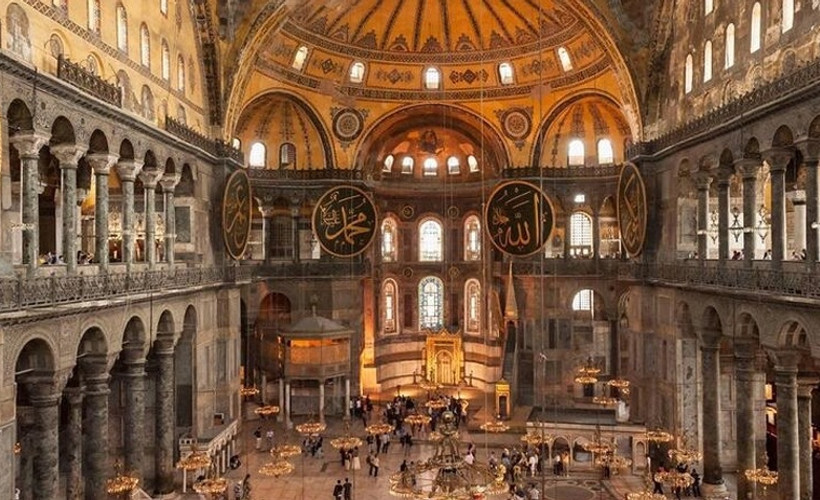Ayasofya'daki tahribatı görüntülerken gözaltına alınan muhabir serbest bırakıldı