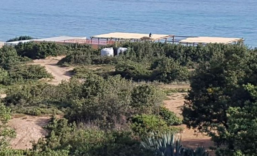 Çeşme’de kaçak plaj tesisine tepki: 'Bu işgali durdurun'