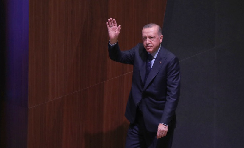 Erdoğan: Aç, sefil geziyor ama rakıyı almaktan, birayı almaktan geri durmuyor