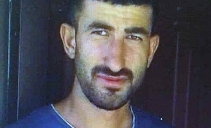 Arazi sularken yılan soktu, hayatını kaybetti