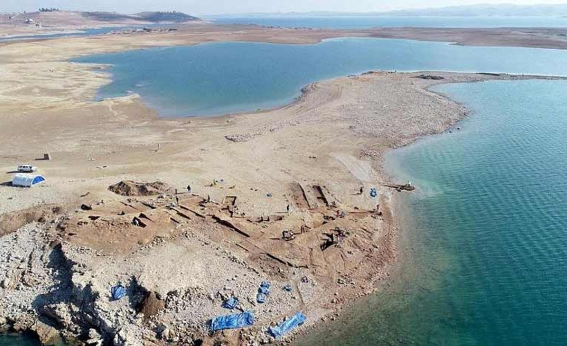 Kuraklık Dicle kıyısında 3 bin 400 yıllık kenti ortaya çıkardı