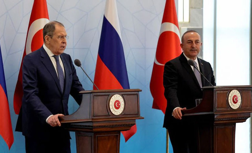 Ukraynalı gazeteci ile Rus Bakan Lavrov arasında hangi diyalog geçti?