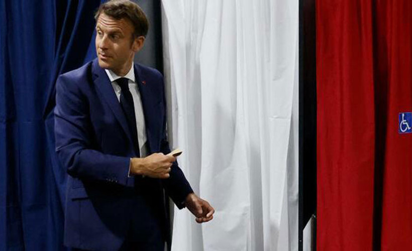 Fransa'da milletvekili seçiminin ilk turunu Macron küçük bir farkla kazandı