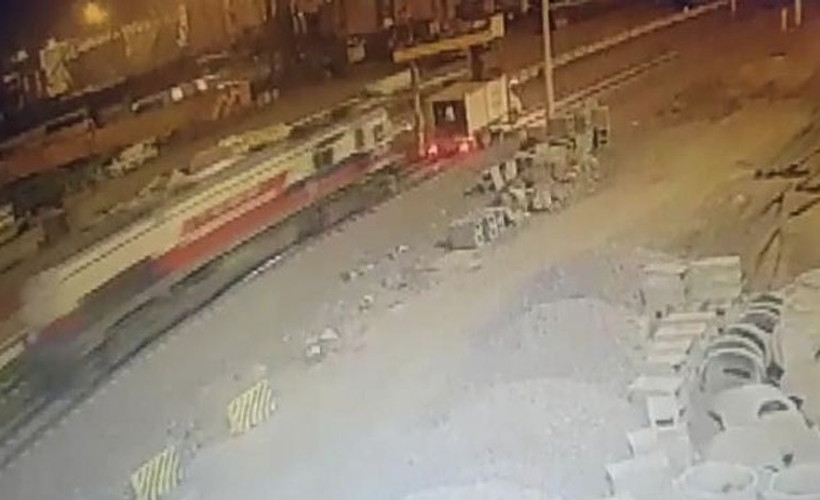 Arızalanan lokomotif işçilere çarptı: 1 ölü, 2 yaralı