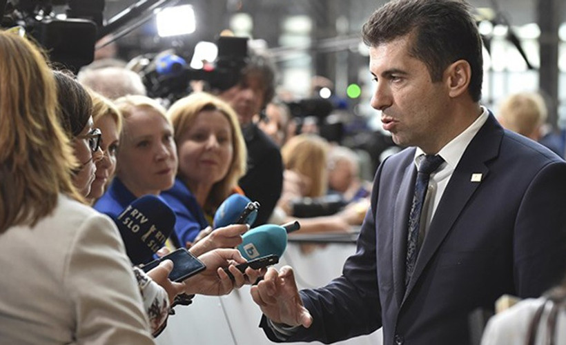 Bulgaristan’da 6 aylık koalisyon hükümeti düştü