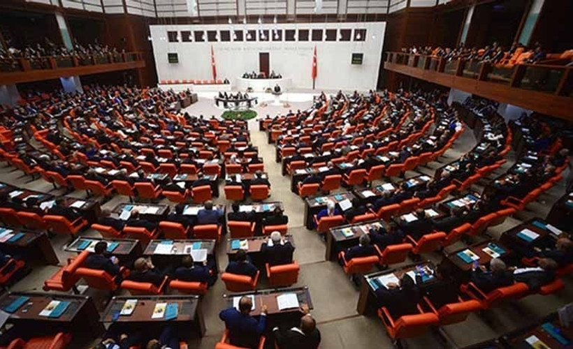 Meclis'ten geçti: Hakim ve savcı yardımcılığı geliyor