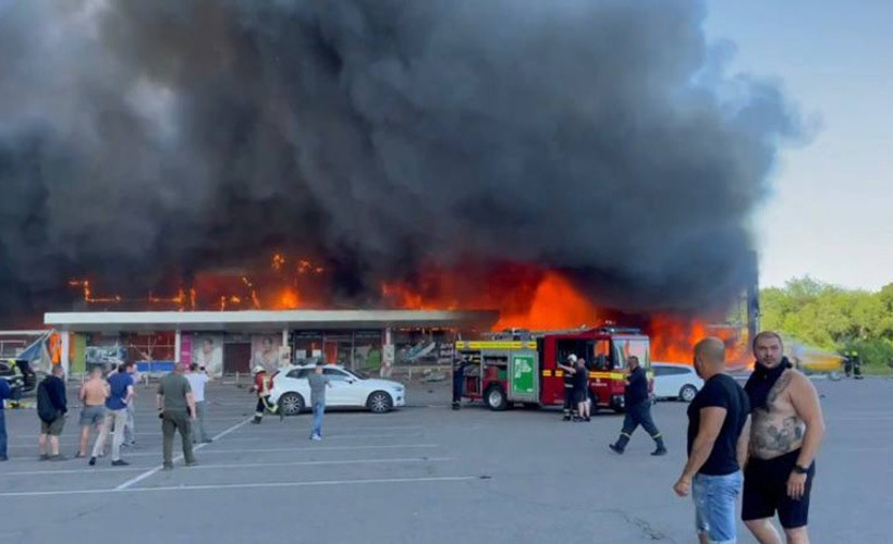 Rus füzesi AVM'yi vurdu: Ölü ve yaralılar var