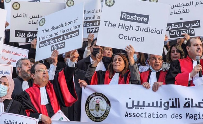 Tunus'ta yargıçların 'tek-adam'a karşı grevi dördüncü haftasında