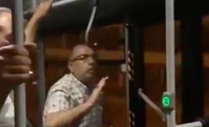 Toplu taşımada Çerkesce konuşan gençlere ırkçı saldırı: 'Burası Türkiye, Türkçe konuşacaksın'