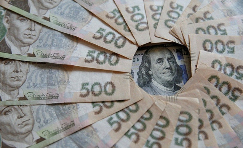 Ukrayna döviz rezervlerini korumak için para birimini devalüe etti