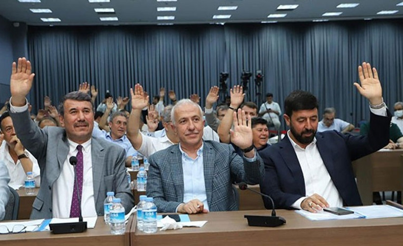 AKP'li meclis üyesine 'kaçak su' cezası