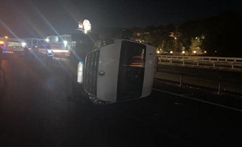 Tekirdağ'da işçileri taşıyan servis aracı devrildi: 9 yaralı