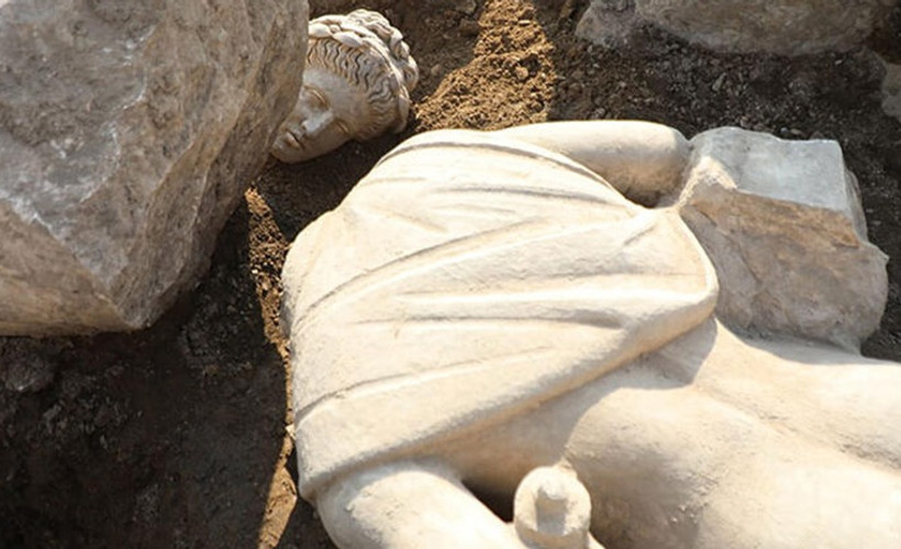 Düzce'de antik kentteki kazılarda Apollo heykeli bulundu